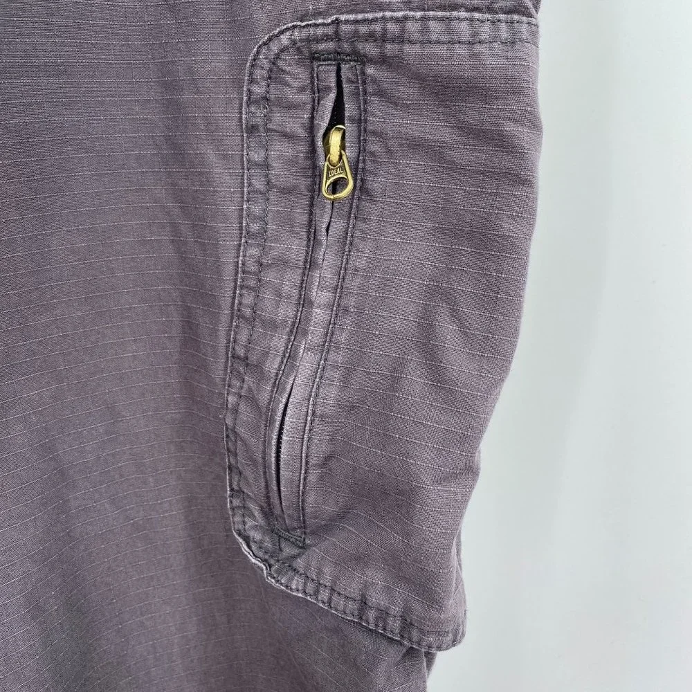 The North‎ Face mens grey cargo pants size 40 short combat hiking outdoors
